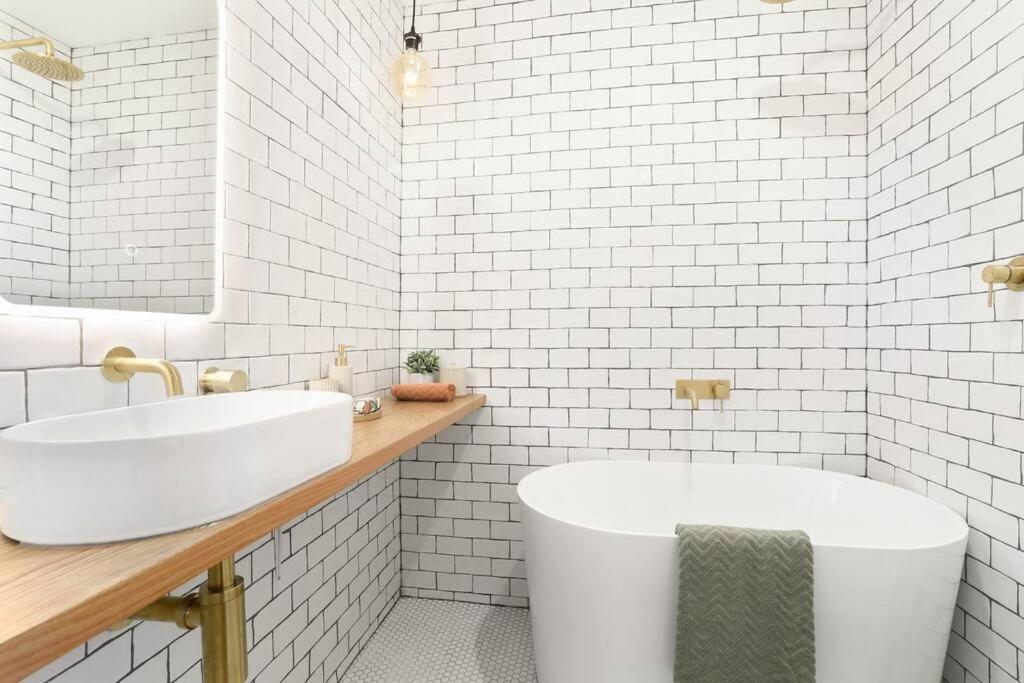 3 Bedroom Split Level Terrace At Bondi Junction